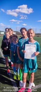 Zawody gminne dziewcząt i chłopców w mini piłkę nożną klas 4 – 6 oraz w piłkę nożną klas 7 – 8.