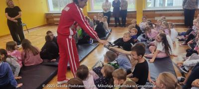 Lekcja z Mistrzem – Emanuela Wikieł w klasach 1-3 w ramach programu „Mały Mistrz”