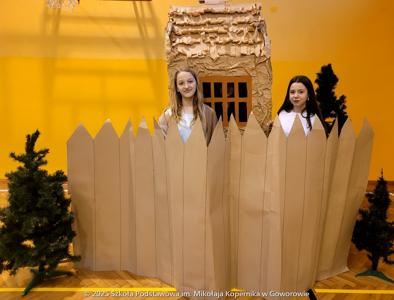 „Dwie siostry, dwa światy” - projekt multimedialno - teatralny