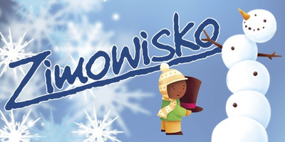Na zdjęciu znajduje sie napis Zimowsko. Na zdjęciu po prawej stronie stoi chłopiec oraz bałwanek.