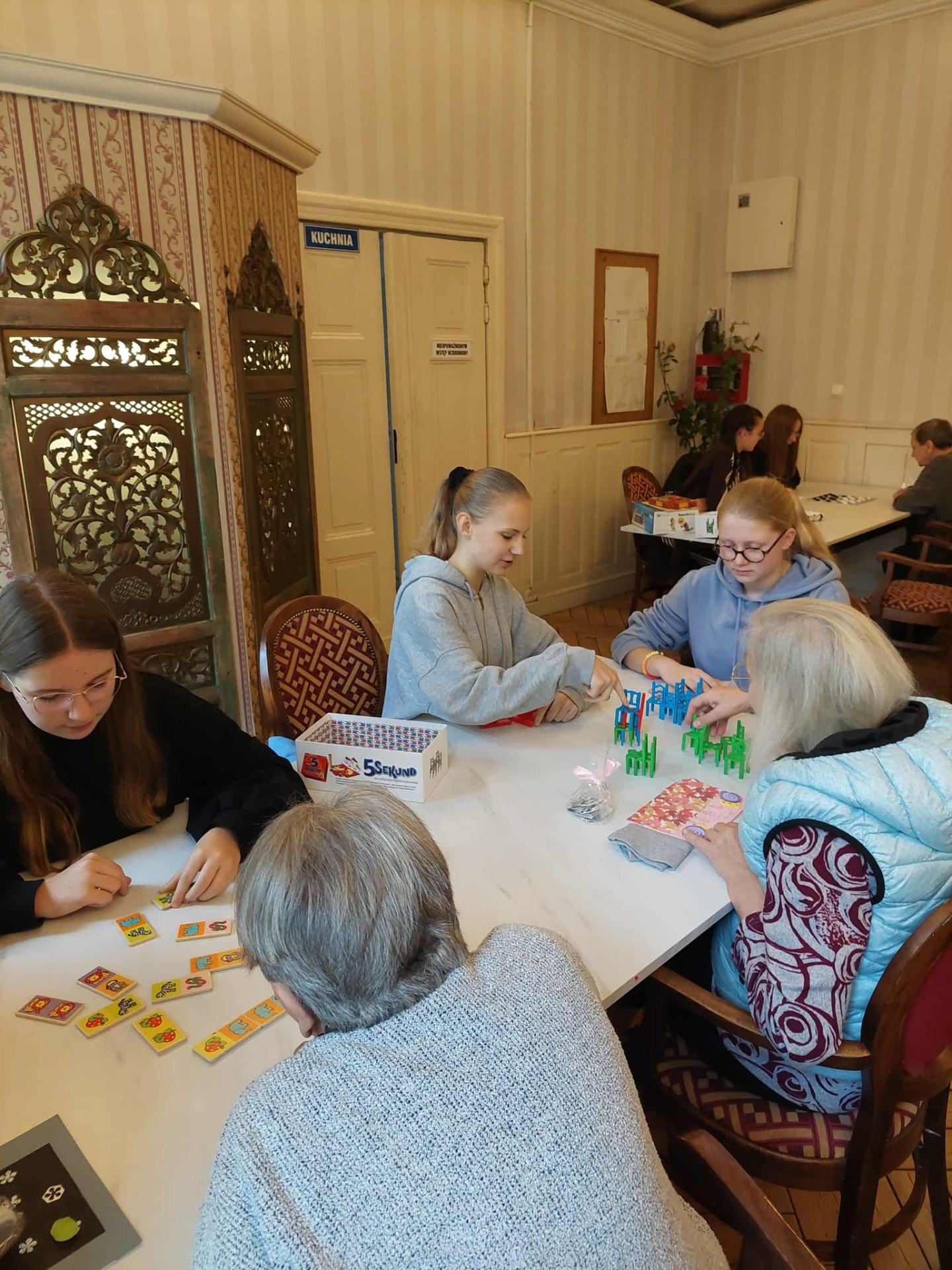 Tutaj powinien być opis obrazka