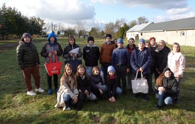 Członkowie Szkolnego Klub Wolontariatu