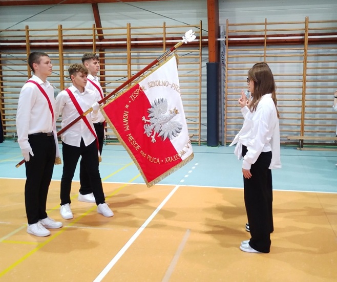 Tutaj powinien być opis obrazka