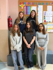 Sekcja pomocy koleżeńskiej składa się z uczennic klasy 7, i jednej uczennicy klasy 8.