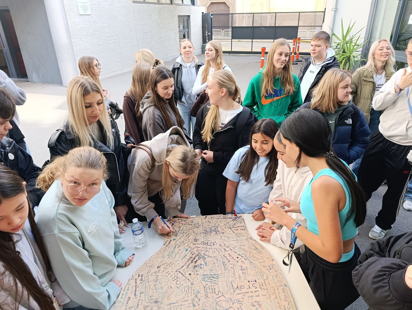 img_20251106_124927.jpg [4080x3072]