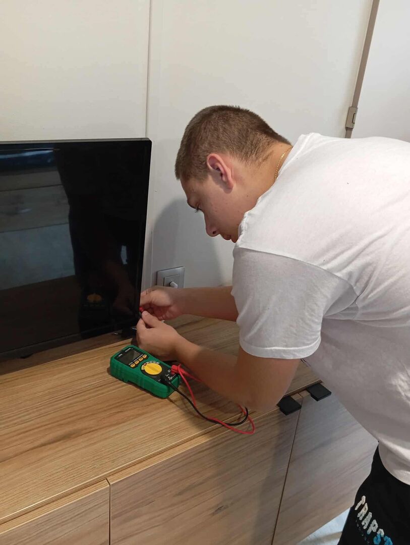 584949117_798525889813310_3923011667485043541_n.jpg [1542x2048]