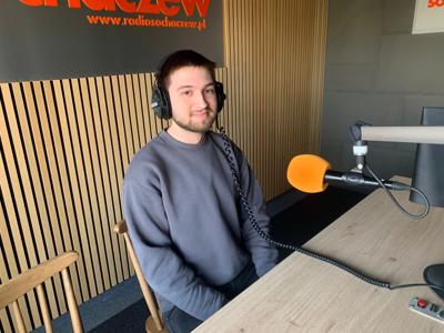 Bartłomiej Haba uczeń V klasy ZSCKP na audycji w Radiu Sochaczew