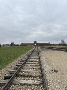Uczniowie klas 4ALO, 3AT i 5BT ZSCKP na wycieczce edukacyjnej do Muzeum Auschwitz-Birkenau