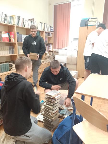 Uczniowie ZSCKP podczas rozgrywki
