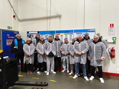 Logistycy będący w firmie FM Logistic w Mszczonowie