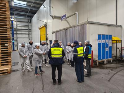 Logistycy będący w firmie FM Logistic w Mszczonowie