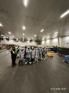 Logistycy będący w firmie FM Logistic w Mszczonowie