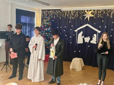 Uczniowie podczas przedstawienia