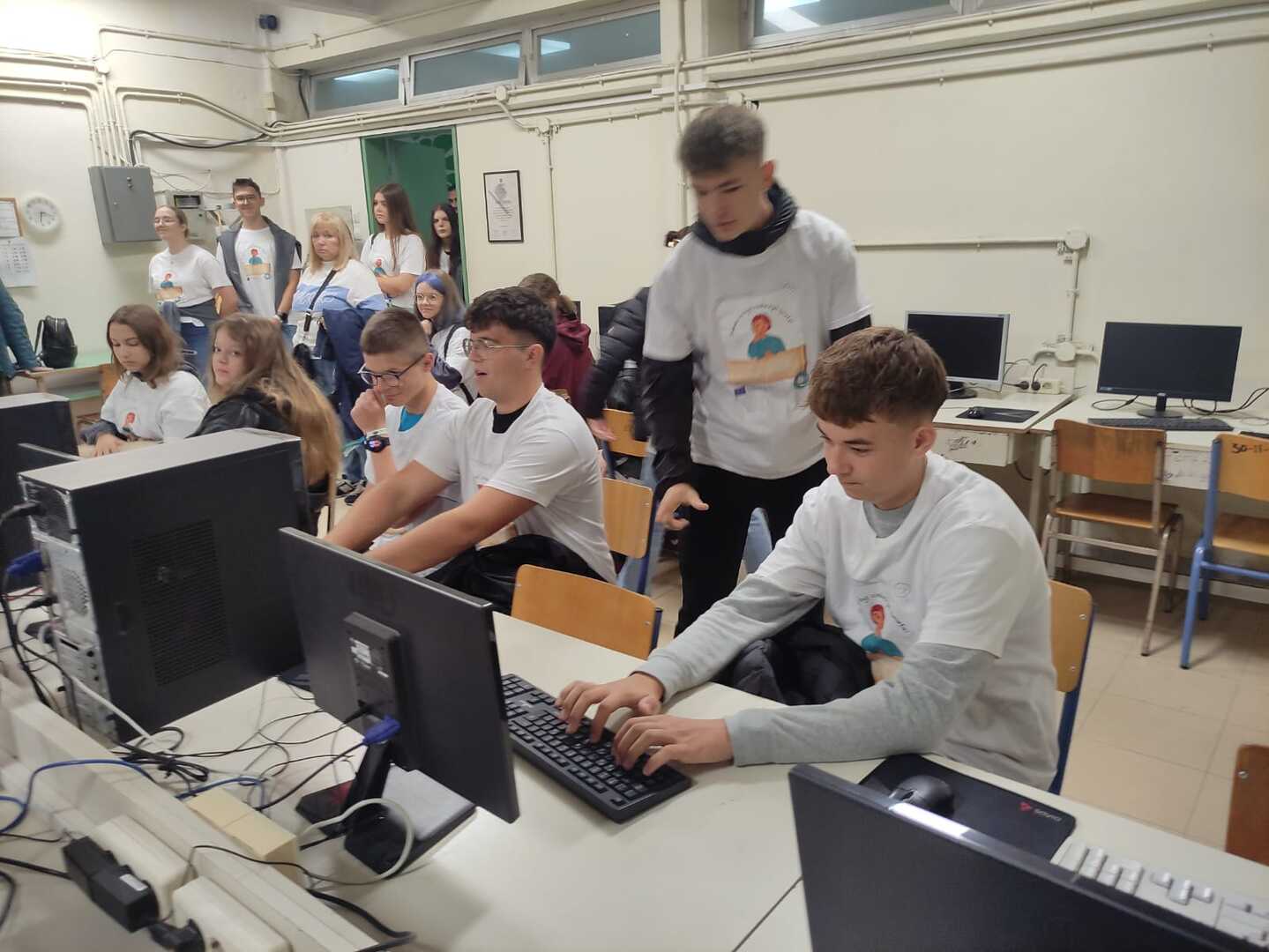 558138434_743940925315413_3654894541367845860_n.jpg [1600x1201]