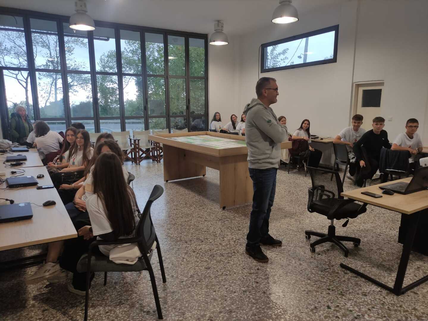 558994763_747633601612812_7286503600404655317_n.jpg [1600x1201]