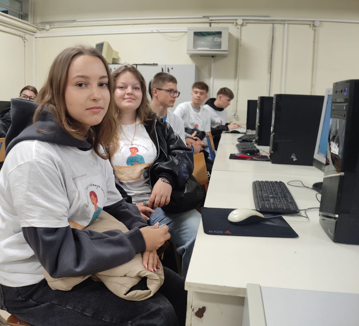 560521657_750907177952121_133592717342955828_n.jpg [1322x1201]