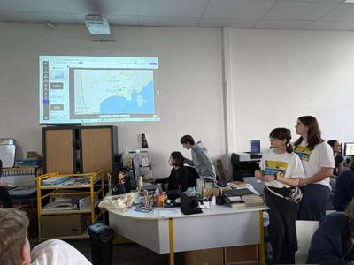 Uczniowie Iwaszkiewicza podczas pobytu w ramach Erasmus+ we Francji