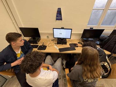 Uczniowie Iwaszkiewicza podczas pobytu w ramach Erasmus+ we Francji