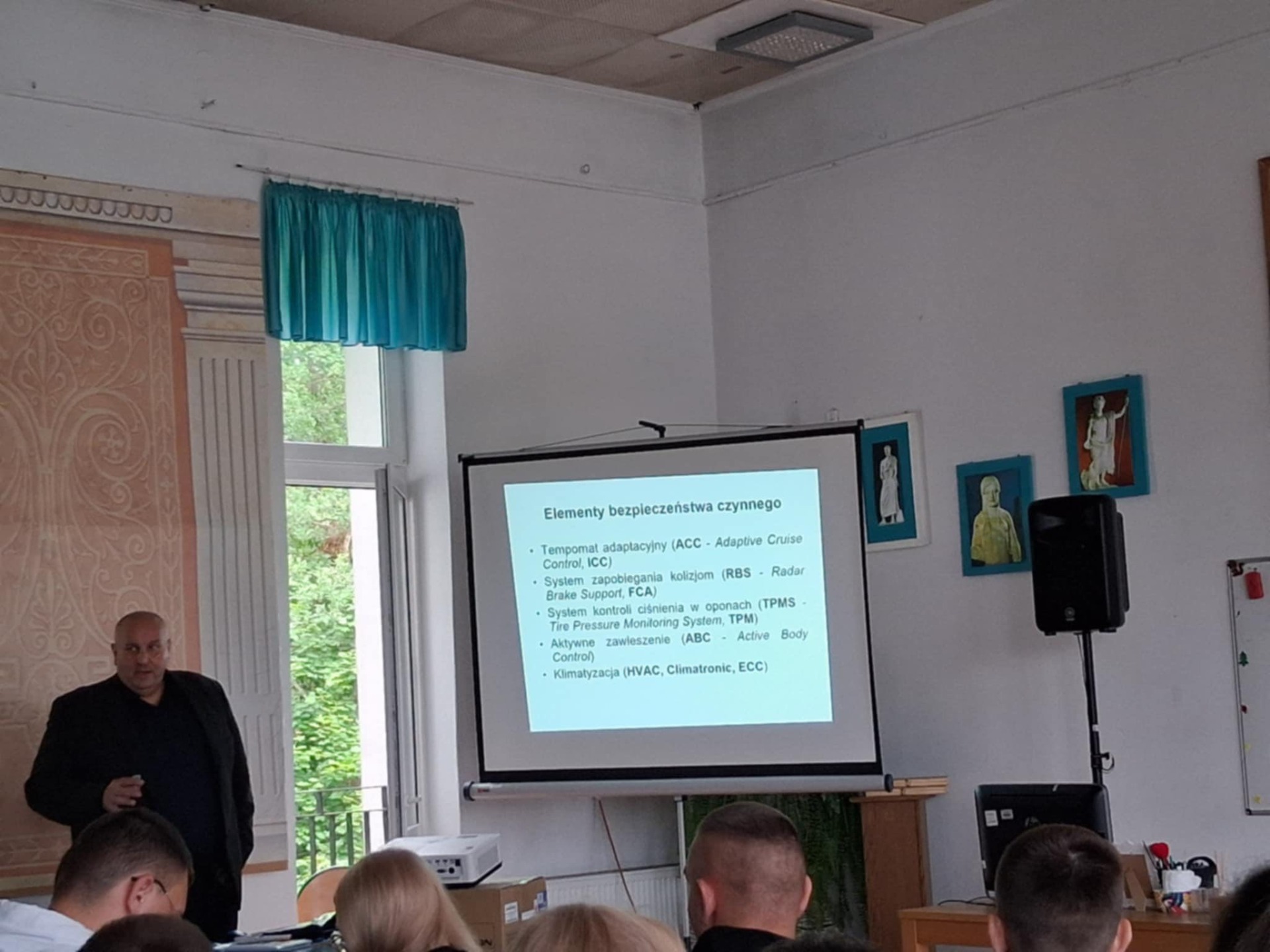 Tutaj powinien być opis obrazka
