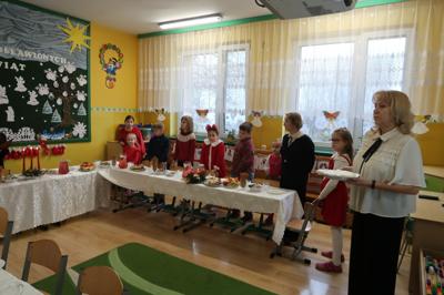 Spotkania opłatkowe i tradycja kolędowania w naszej szkol