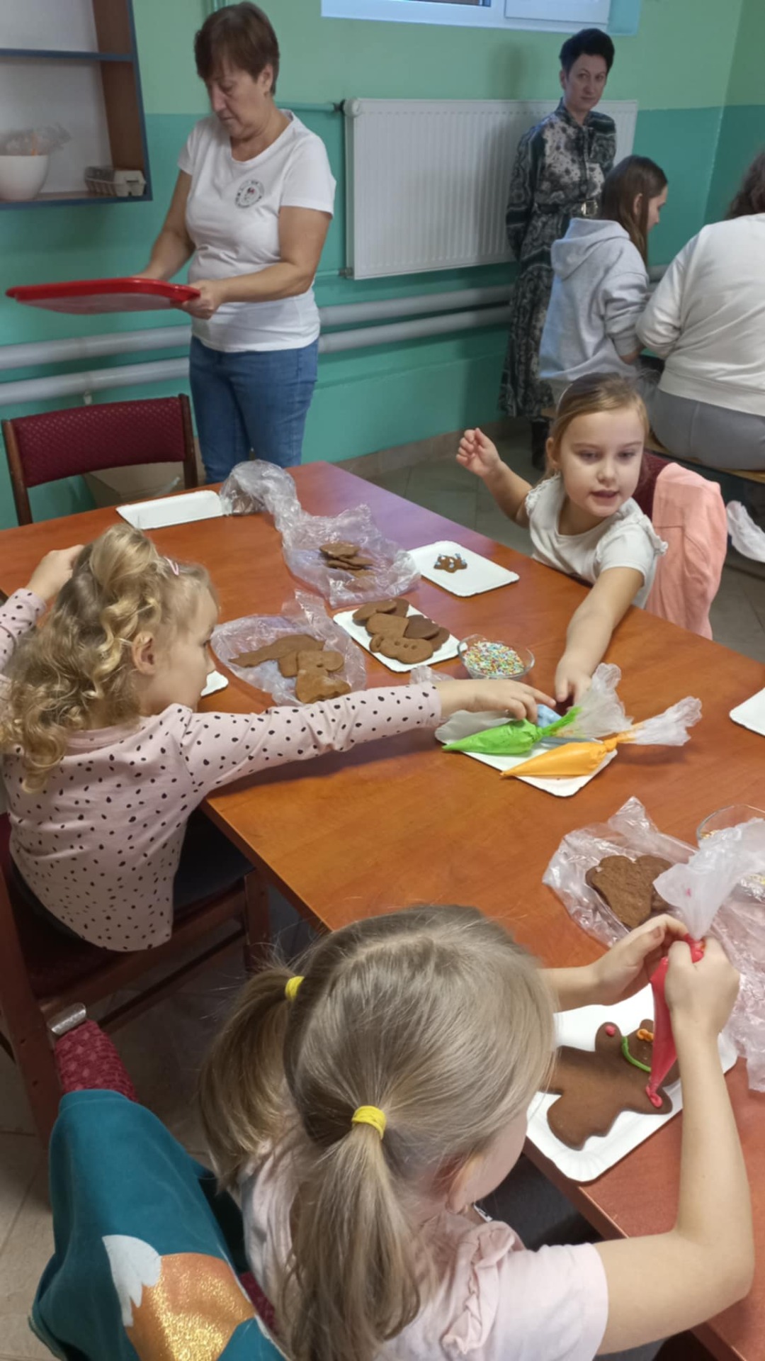 Zdobienie pierniczków w naszej szkole!