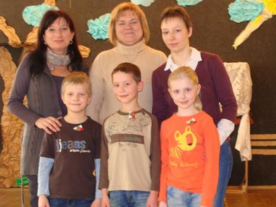 Uczniowie klasy II odznaczeni "Oznaką wzorowego ucznia"