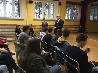Krótkie spotkanie z dyrekcją szkoły