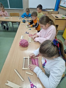 Tkanie pierwszej tkaniny.