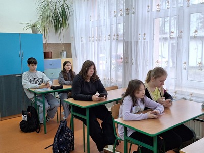 Uczniowie w trakcie konkursu