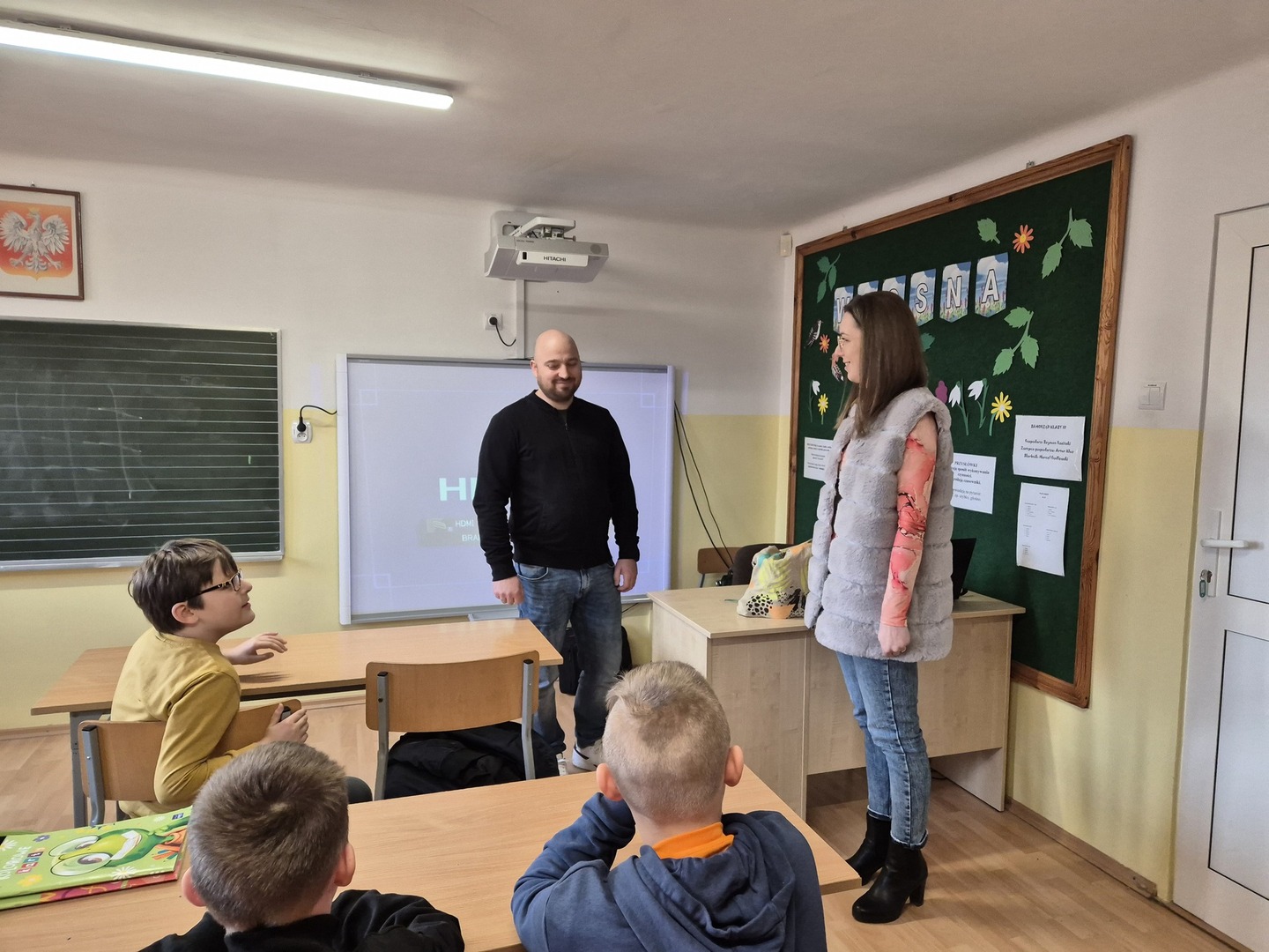 Pani Ewelina Gąsiewska - Krystosik wita gościa