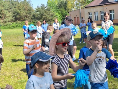 Dzieci podczas "Niebieskich Igrzysk"