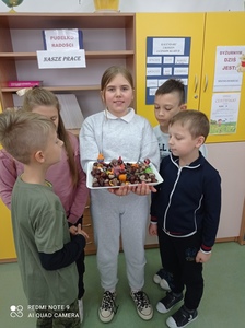 Kasztanowe ludziki uczniów klasy III