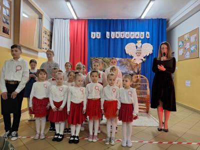 Pani Dyrektor wita zebranych gości 