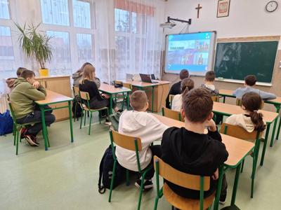 Uczniowie podczas konferencji