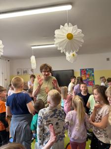 Uczniowie klas 0 - III podczas warsztatów