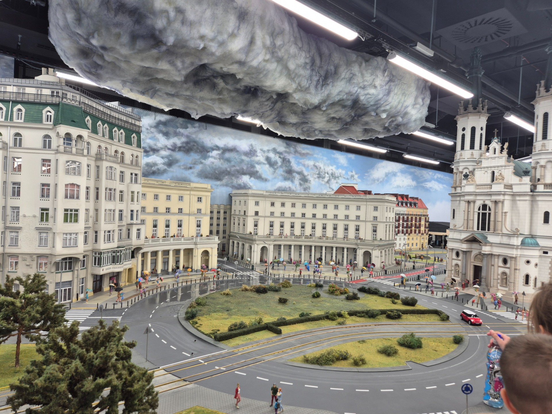 Warszawa przed burzą