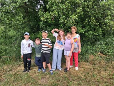 Klasa 3  na pikniku wraz z wychowawczynią