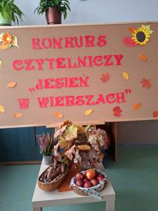 Gazetka i dekoracja promująca konkurs czytelniczy