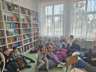 Uczniowie kl. I-IV podczas lekcji online