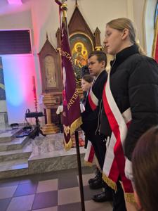 Poczet sztandarowy w czasie obchodów Narodowego Święta Niepodległości
