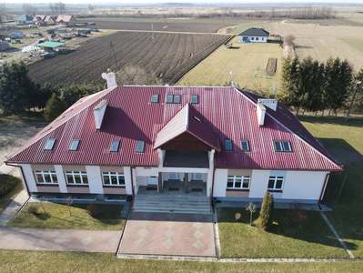 Budynek Szkoły okiem Drona