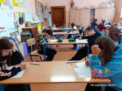 Tutaj powinien być opis obrazka