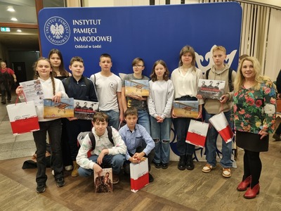 Uczniowie naszej szkoły z opiekunem