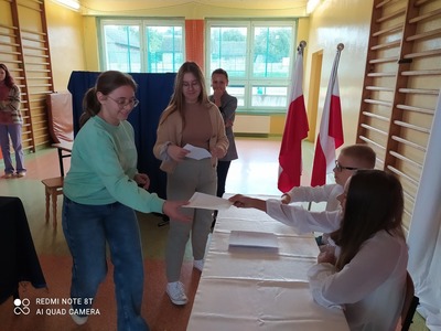 307535315_402431245193698_519579011127219269_njpg [400x300]