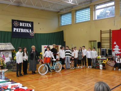 Podziękowanie Radzie Rodziców za prezenty, między innymi za rower