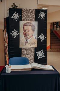 Księga gości i portret Reymonta