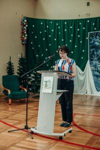 Pani Wicedyrektor czyta list Pani Marszałek