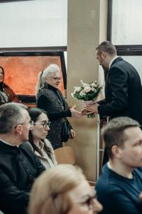 Kwiaty dla Pani Dyrektor Bogumiły Julczyńskiej