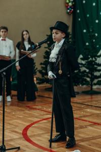 Występ Milana – recytacja Ziemi Obiecanej