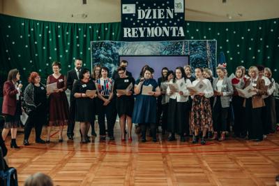 Śpiewają Nauczyciele i Pracownicy